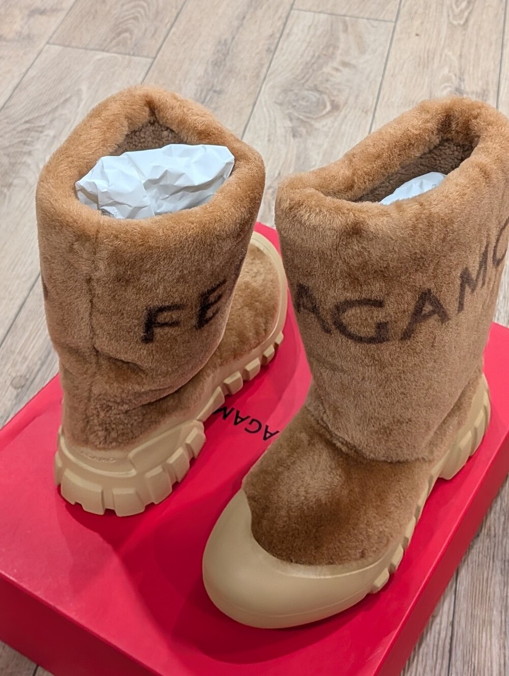 $1290 Mens Salvatore Ferragamo "Delphi" Shearling Ski Boots Light Camel US 10